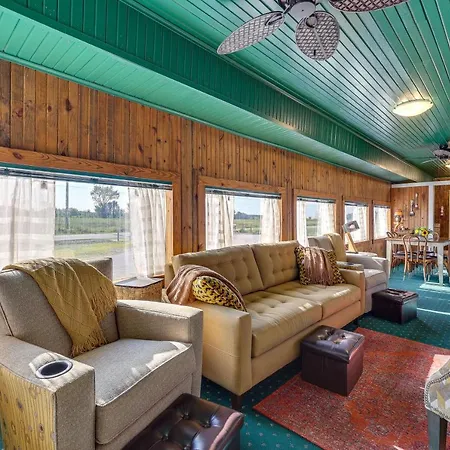 Charming Converted Railcar Studio In Joplin! Exterior photo