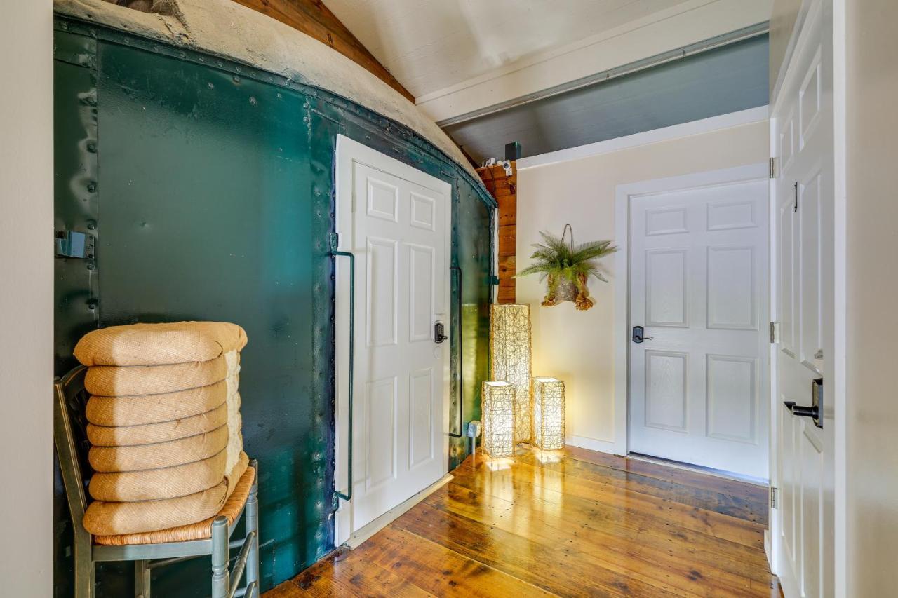 Charming Converted Railcar In Joplin! Apartment Joplin